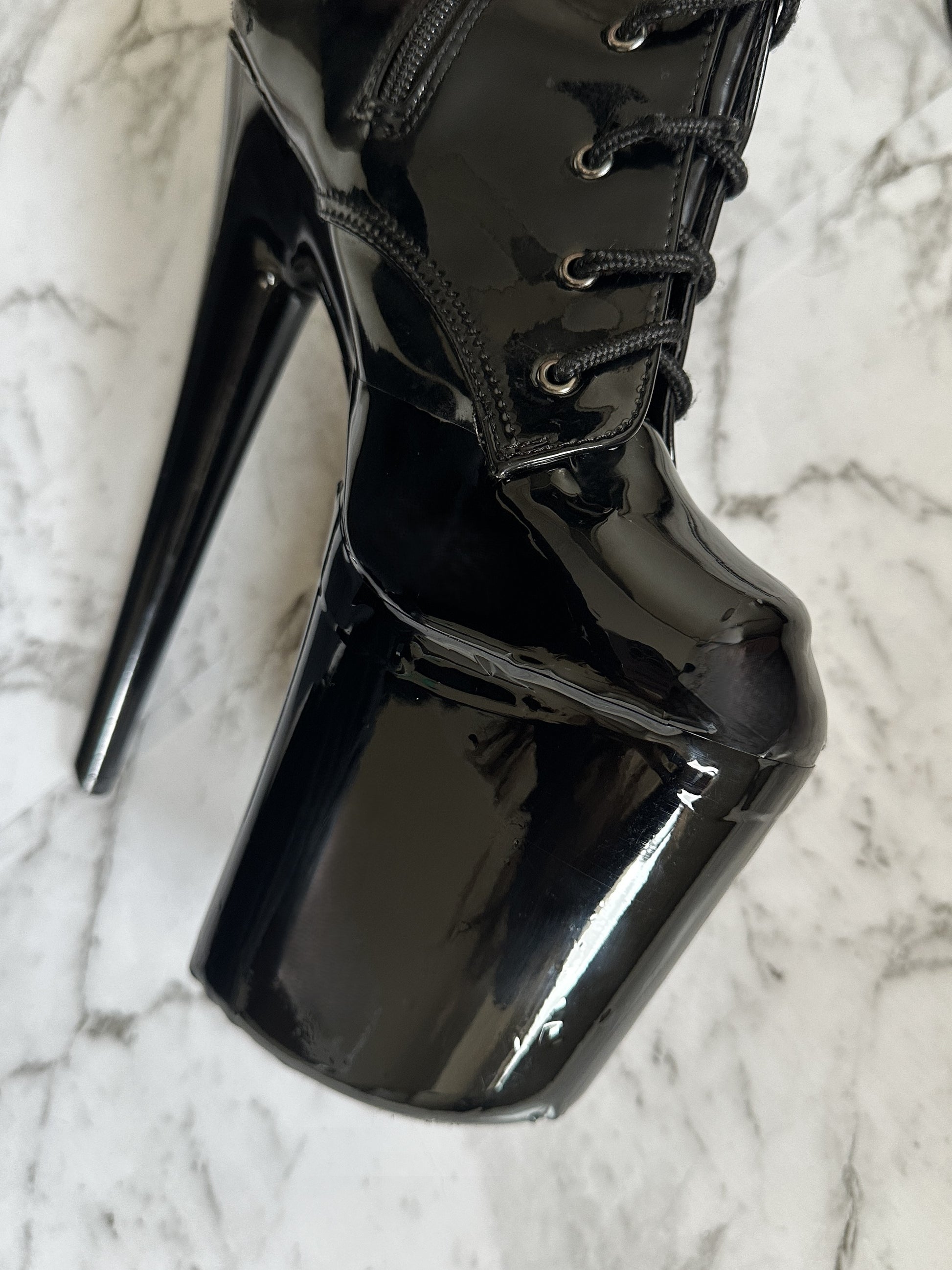 PolEssentials Heel Wrapz Shoe Protectors in black, for pole dancing